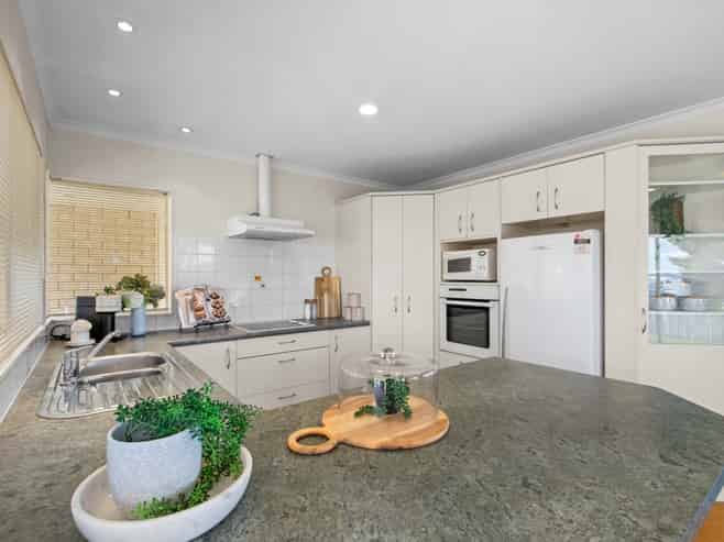8A Shepherds Road, Papakura
