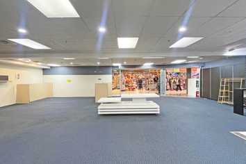 PRIME 226M² RETAIL UNIT INSIDE ROYAL OAK MALL
