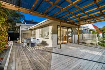 2/64 Waiau Street, Torbay