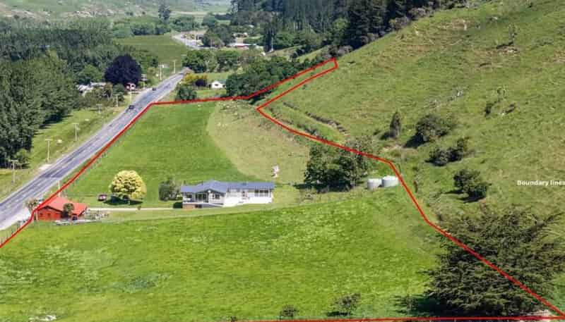 5892 Ettrick-Raes Junction, Island Block