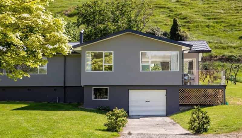 5892 Ettrick-Raes Junction, Island Block