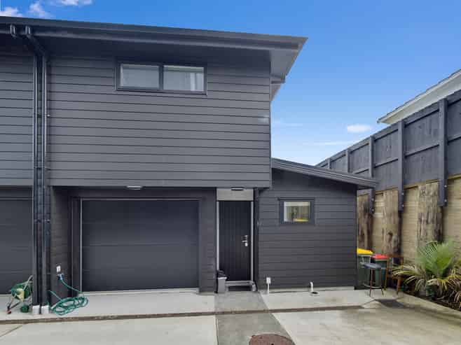 1E Stott Avenue, Birkdale