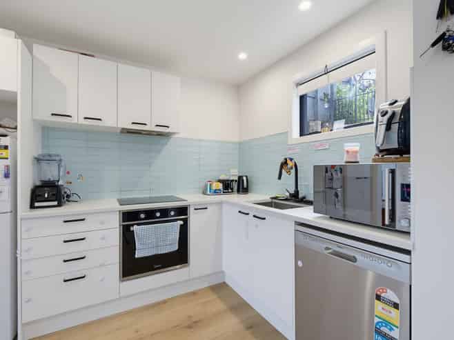 1E Stott Avenue, Birkdale