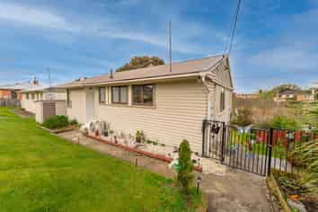 40 Tyne Street, Marchwiel