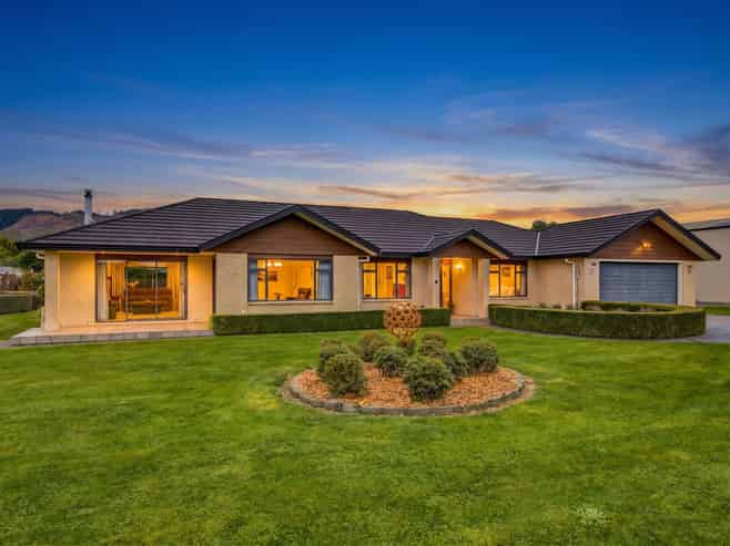 53 Pohutukawa Drive, Levin