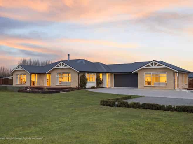 34 Copper Beech Road, Woodend