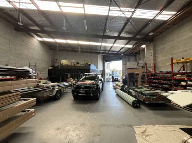 Prime road-front industrial unit | Albany