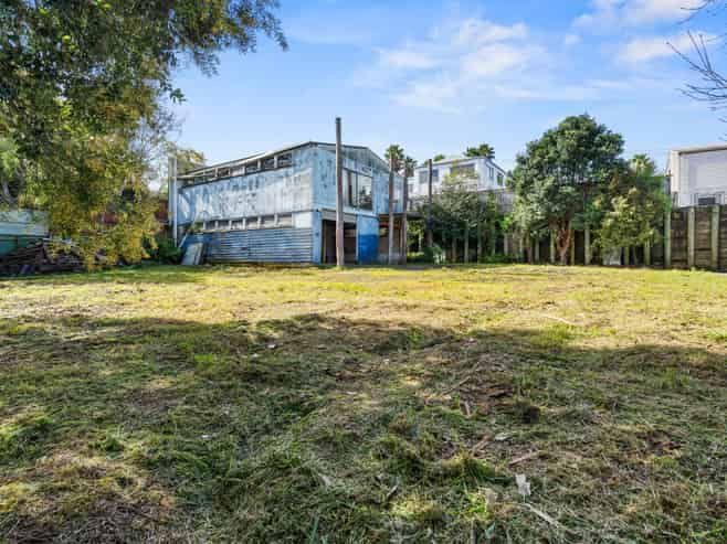 Try finding another one – 1,206sqm industrial site