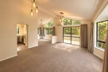 6/44 Allington Road , Karori