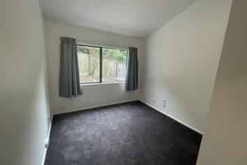 6/44 Allington Road , Karori