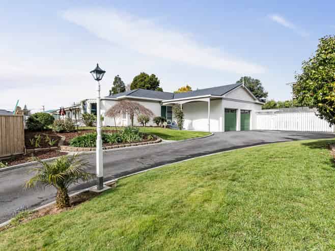 13 Onslow Place, Merrilands