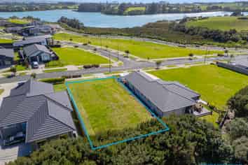 10 Orawahi Road, Glenbrook