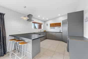 12 Sunderland Street, Waimangaroa