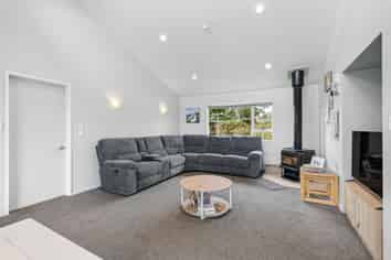 12 Sunderland Street, Waimangaroa
