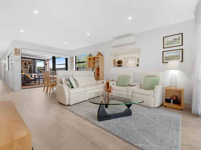 201B  Ninth View Avenue, Beachlands