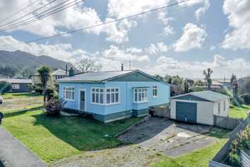 28 Mills Street, RUNANGA