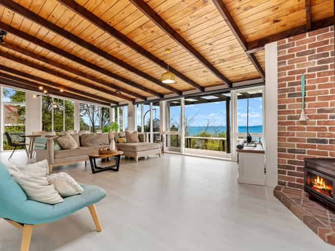 73 Roberts Road, Matakatia