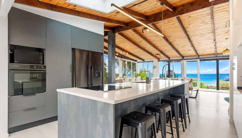 73 Roberts Road, Matakatia