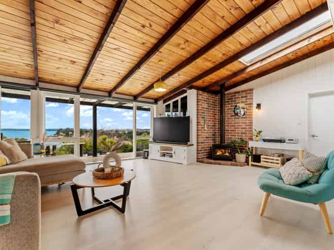 73 Roberts Road, Matakatia