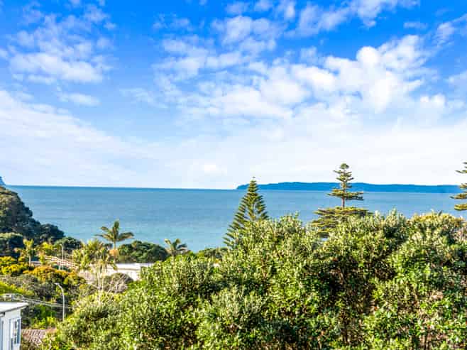 2/9 Newhaven Terrace, Mairangi Bay