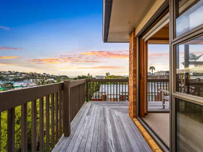 2/9 Newhaven Terrace, Mairangi Bay
