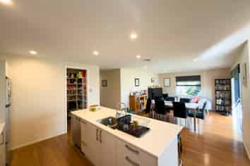 7 Madden Avenue, Kumeu