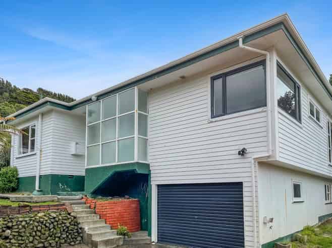 13 Williamson Way, Karori