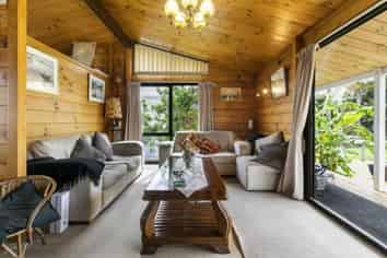 20 Third View Avenue, Beachlands