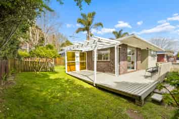 2/4 Aylmer Court, Eastern Beach