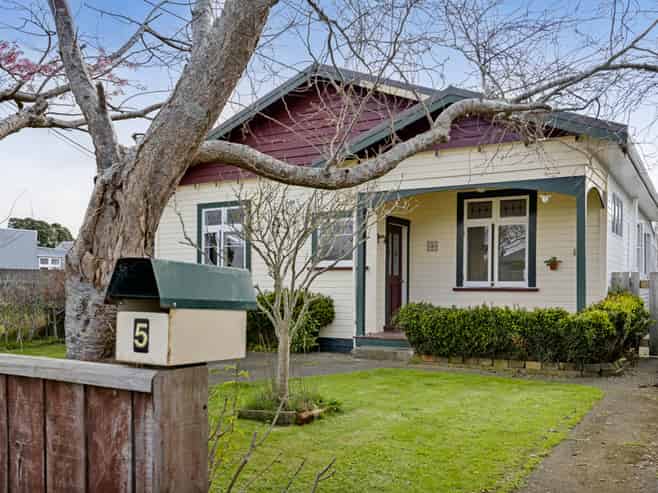 5 Disraeli Street, Hawera