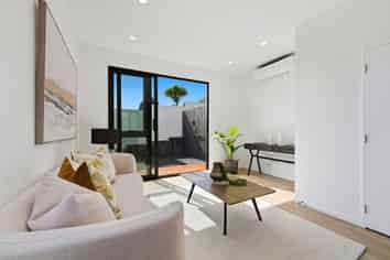 Lot 3/137 Moore Street, Hillcrest