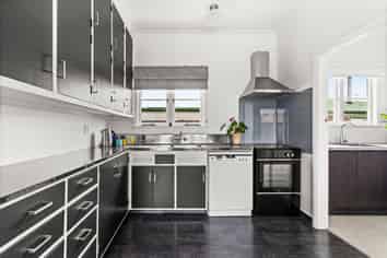 1417 Woodstock Avenue, Mayfair