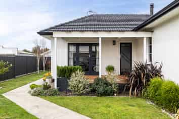 1417 Woodstock Avenue, Mayfair