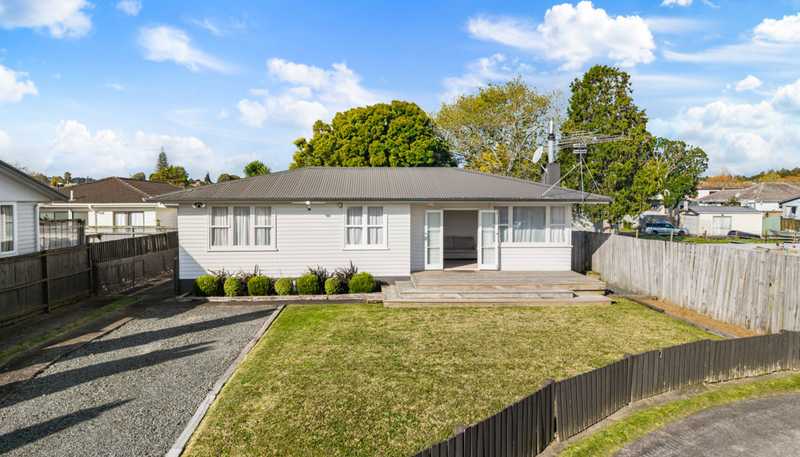 4 Lyndon Place, Manurewa
