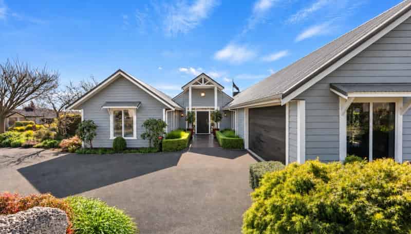 6 Park Drive, Richmond