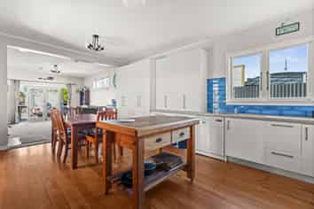 108 Frimley Avenue, Frimley
