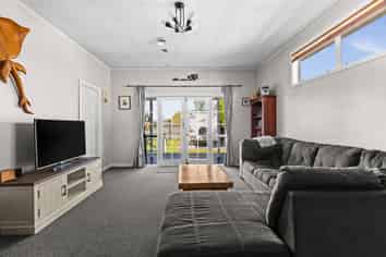 108 Frimley Avenue, Frimley