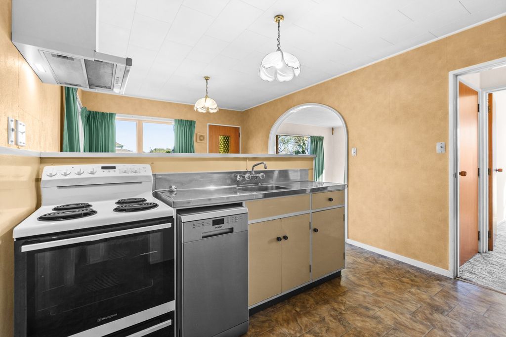 Spacious, low-maintenance living 5