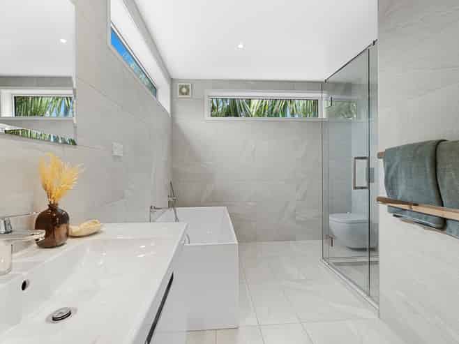 2/15A Rodney Road, Northcote Point