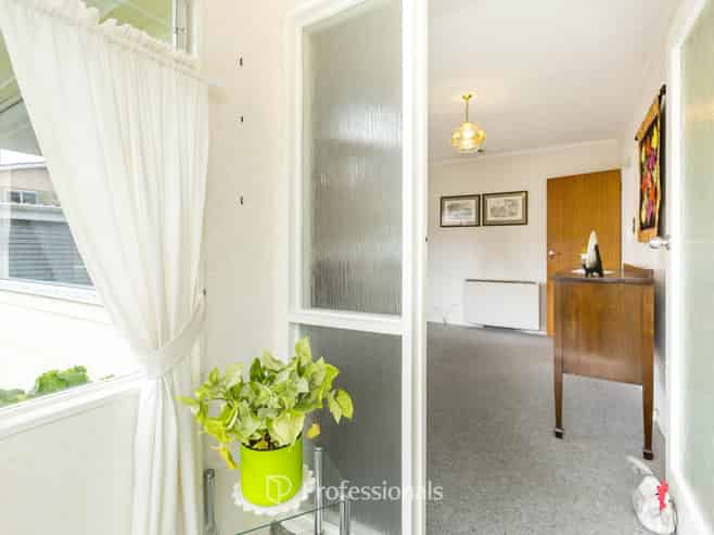 28B Roband Crescent, Brown Owl