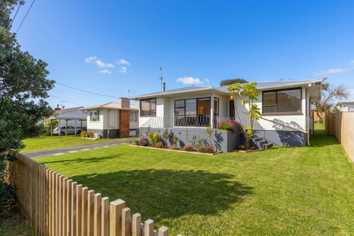 7 Cobham Crescent, Kelston
