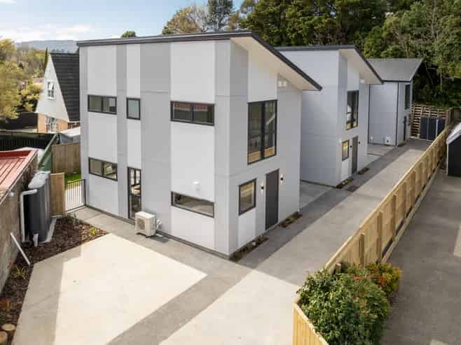 13A, B and Johnswood Grove, Clouston Park