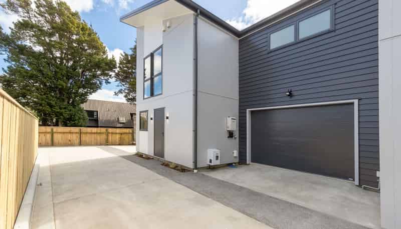 13A, B and Johnswood Grove, Clouston Park