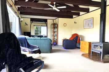 8881 State Highway 26, Thames