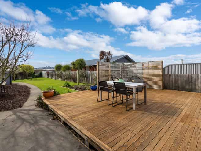 54  Law Street, CAVERSHAM