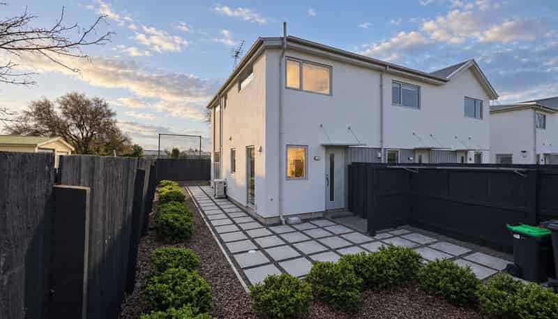 9/51 Hills Road, Edgeware
