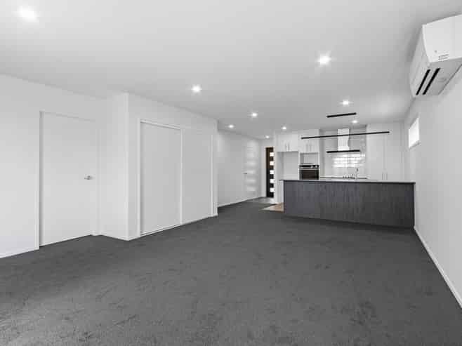 15 Oakmill Drive, Casebrook
