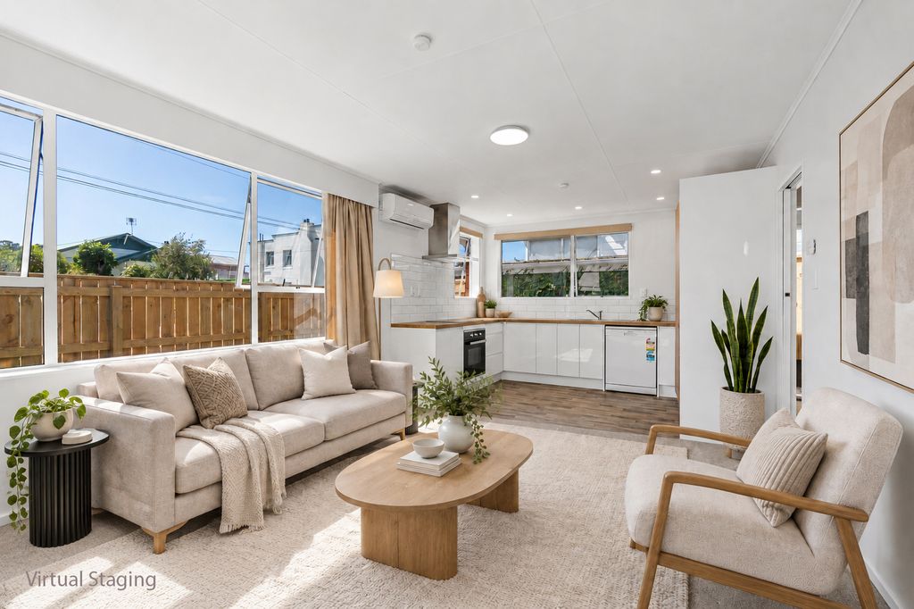 Easy Living Near Coastal Walkway. 3