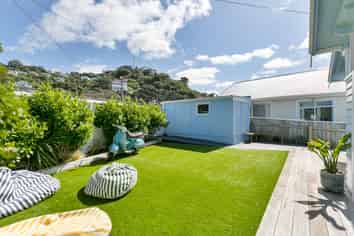 17 Freyberg Street, Lyall Bay