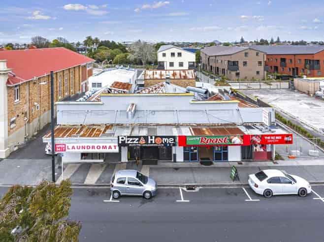 Split-risk Freehold Property Investment